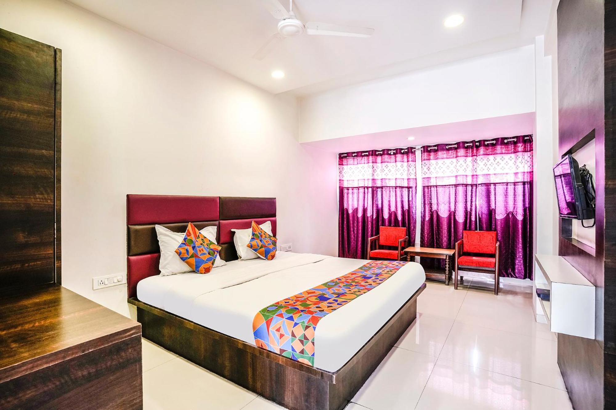 SPOT ON 63194 Hotel Raj Tourist Nashik Exterior foto